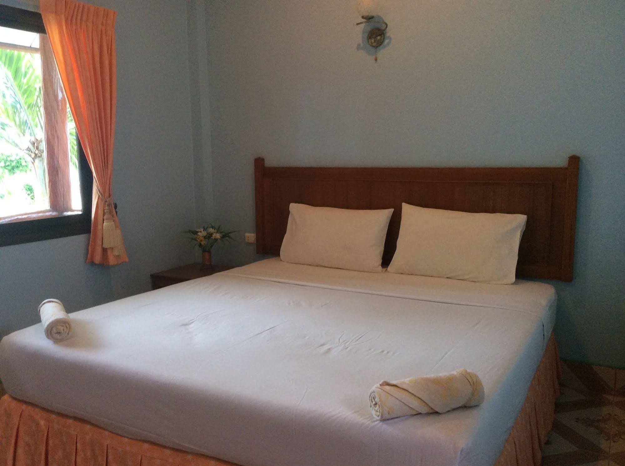 Sunsea Resort Baan Khai Esterno foto