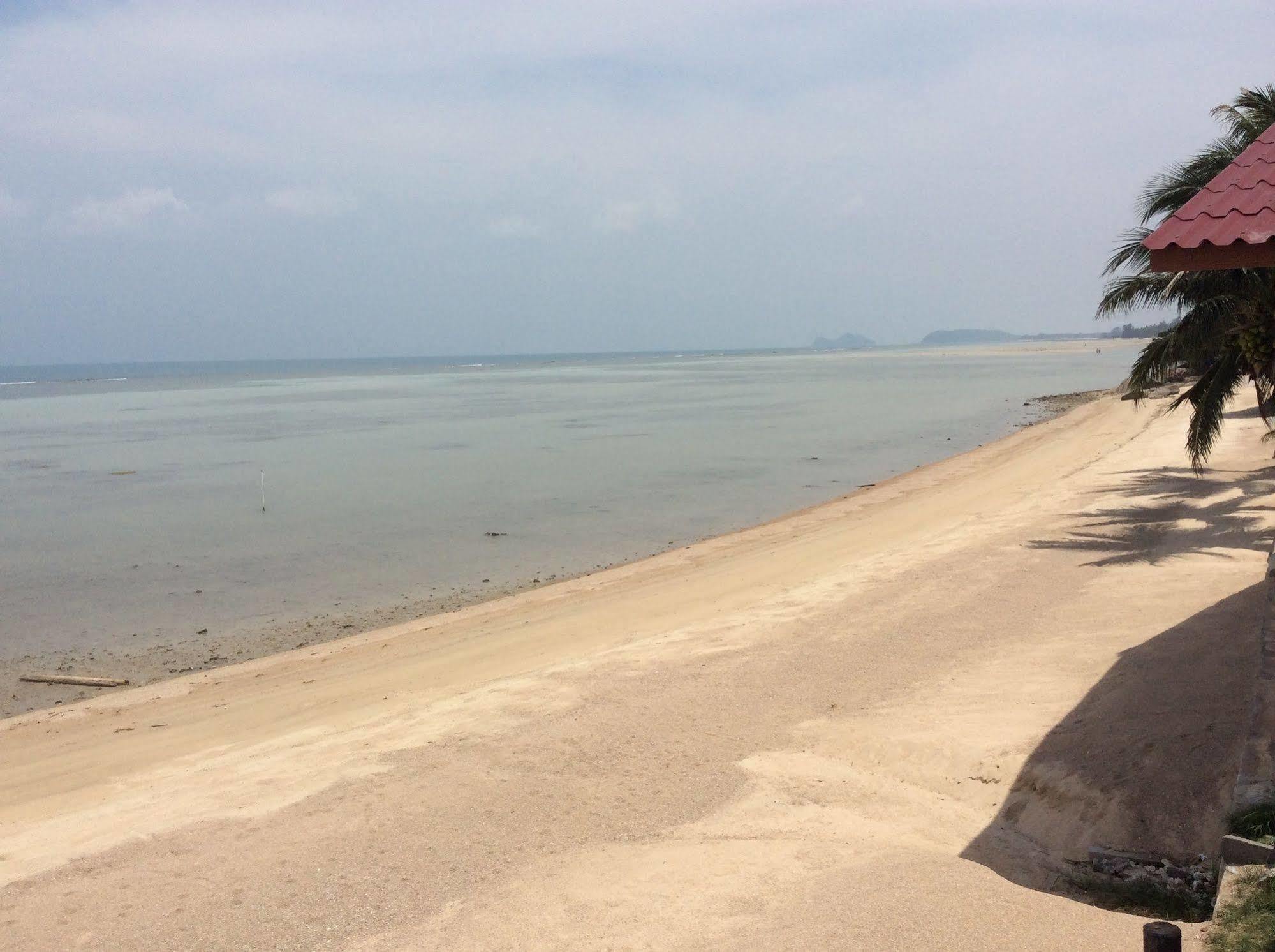 Sunsea Resort Baan Khai Esterno foto